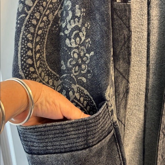 ❄️Pilcro Blue Patterned Sweater Sz L/XL - Picture 8 of 16